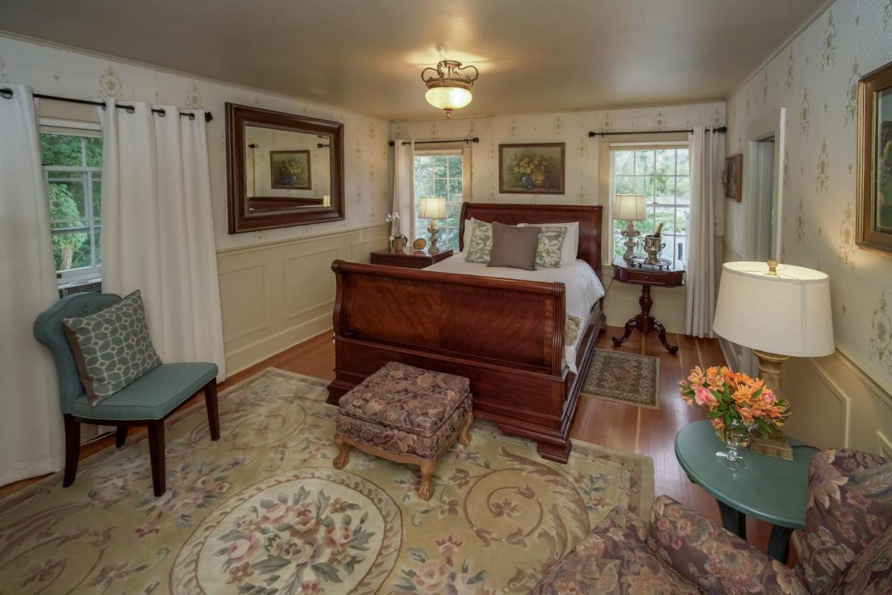 Warm Springs Inn & Winery Sunnyslope Esterno foto