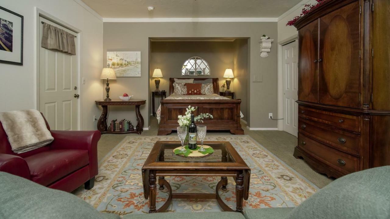 Warm Springs Inn & Winery Sunnyslope Esterno foto